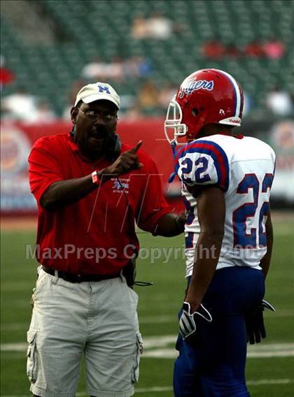 Thumbnail 1 in Colerain vs. McKeesport (Kirk Herbstreit Varsity Football Series) photogallery.