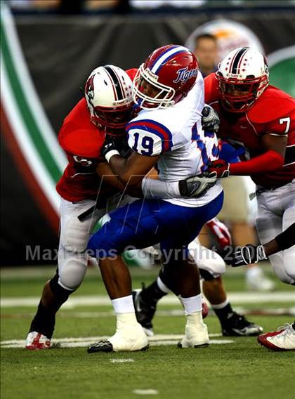Thumbnail 1 in Colerain vs. McKeesport (Kirk Herbstreit Varsity Football Series) photogallery.