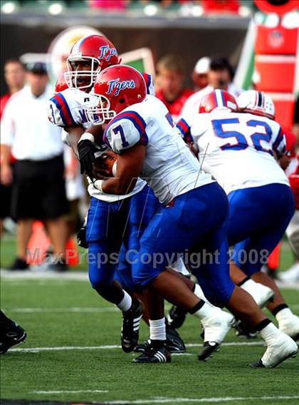 Thumbnail 3 in Colerain vs. McKeesport (Kirk Herbstreit Varsity Football Series) photogallery.