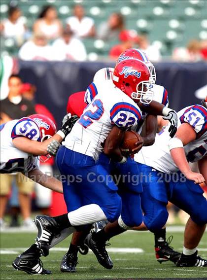 Thumbnail 3 in Colerain vs. McKeesport (Kirk Herbstreit Varsity Football Series) photogallery.
