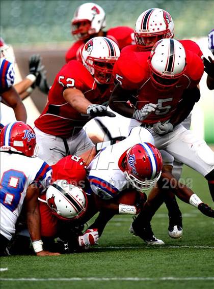 Thumbnail 2 in Colerain vs. McKeesport (Kirk Herbstreit Varsity Football Series) photogallery.