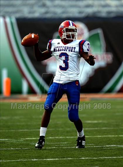 Thumbnail 2 in Colerain vs. McKeesport (Kirk Herbstreit Varsity Football Series) photogallery.