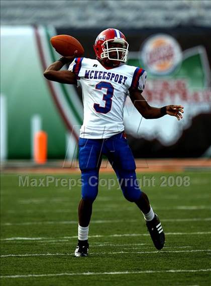 Thumbnail 3 in Colerain vs. McKeesport (Kirk Herbstreit Varsity Football Series) photogallery.