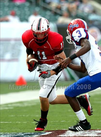 Thumbnail 1 in Colerain vs. McKeesport (Kirk Herbstreit Varsity Football Series) photogallery.