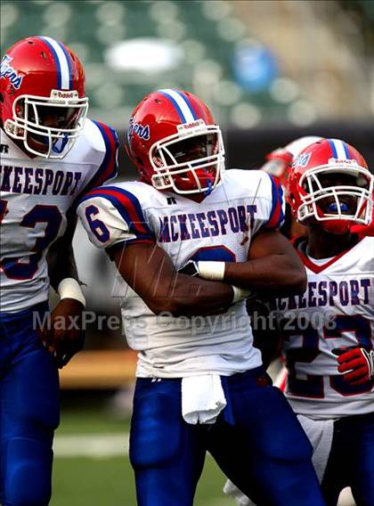 Thumbnail 1 in Colerain vs. McKeesport (Kirk Herbstreit Varsity Football Series) photogallery.