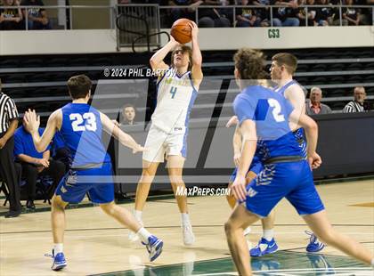 Thumbnail 3 in Maysville vs. Warren (OHSAA Division II Region 7 Regional Final) photogallery.
