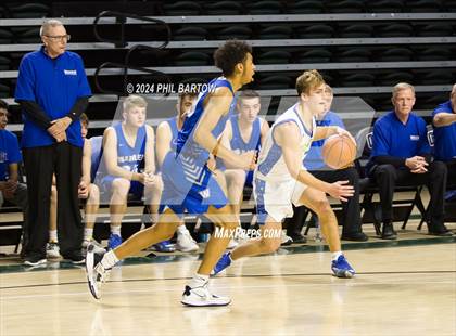 Thumbnail 1 in Maysville vs. Warren (OHSAA Division II Region 7 Regional Final) photogallery.