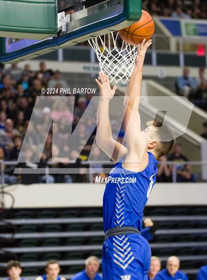 Thumbnail 3 in Maysville vs. Warren (OHSAA Division II Region 7 Regional Final) photogallery.