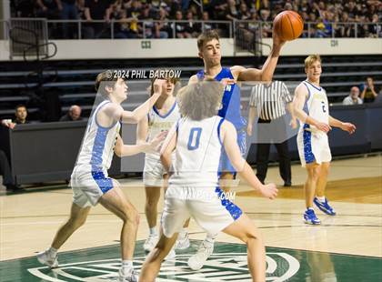 Thumbnail 2 in Maysville vs. Warren (OHSAA Division II Region 7 Regional Final) photogallery.