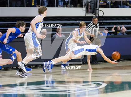 Thumbnail 2 in Maysville vs. Warren (OHSAA Division II Region 7 Regional Final) photogallery.