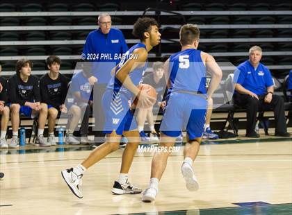 Thumbnail 1 in Maysville vs. Warren (OHSAA Division II Region 7 Regional Final) photogallery.