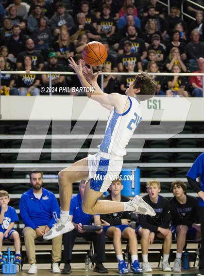 Thumbnail 1 in Maysville vs. Warren (OHSAA Division II Region 7 Regional Final) photogallery.