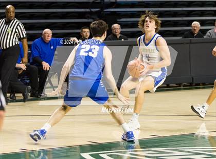 Thumbnail 2 in Maysville vs. Warren (OHSAA Division II Region 7 Regional Final) photogallery.