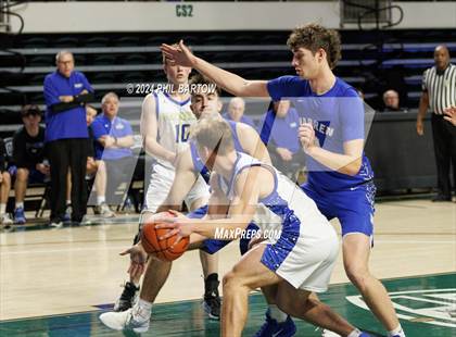 Thumbnail 2 in Maysville vs. Warren (OHSAA Division II Region 7 Regional Final) photogallery.
