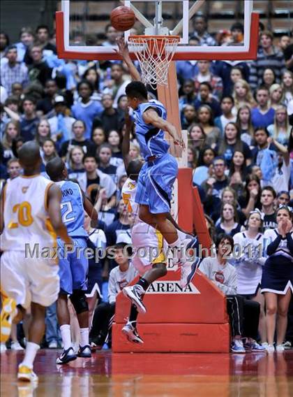 Thumbnail 2 in Bullard vs. Clovis West (CIF CS D1 Final) photogallery.