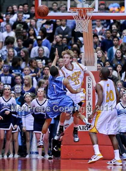 Thumbnail 2 in Bullard vs. Clovis West (CIF CS D1 Final) photogallery.