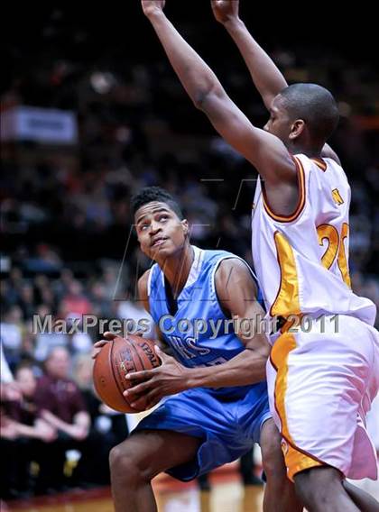 Thumbnail 1 in Bullard vs. Clovis West (CIF CS D1 Final) photogallery.