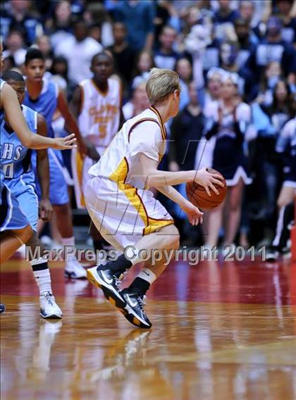 Thumbnail 3 in Bullard vs. Clovis West (CIF CS D1 Final) photogallery.
