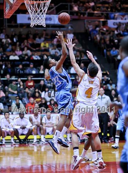 Thumbnail 1 in Bullard vs. Clovis West (CIF CS D1 Final) photogallery.