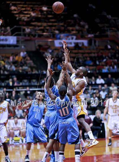 Thumbnail 3 in Bullard vs. Clovis West (CIF CS D1 Final) photogallery.