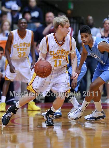 Thumbnail 3 in Bullard vs. Clovis West (CIF CS D1 Final) photogallery.