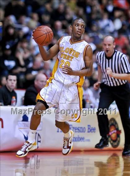 Thumbnail 1 in Bullard vs. Clovis West (CIF CS D1 Final) photogallery.