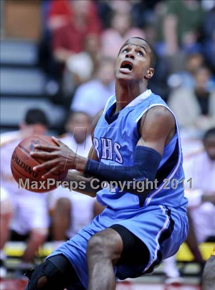 Thumbnail 1 in Bullard vs. Clovis West (CIF CS D1 Final) photogallery.