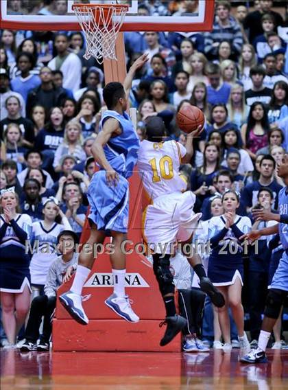 Thumbnail 1 in Bullard vs. Clovis West (CIF CS D1 Final) photogallery.