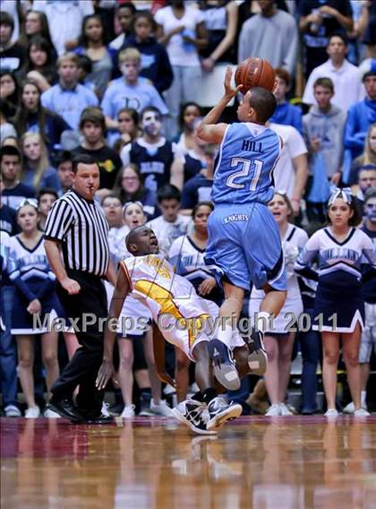 Thumbnail 1 in Bullard vs. Clovis West (CIF CS D1 Final) photogallery.