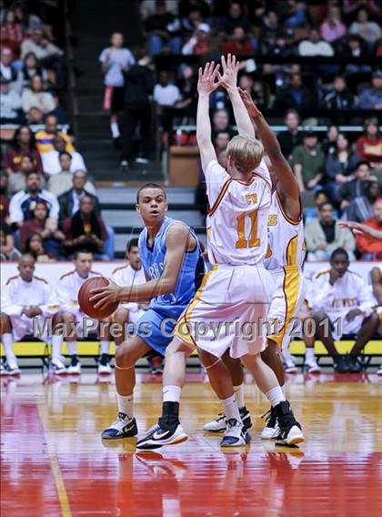 Thumbnail 3 in Bullard vs. Clovis West (CIF CS D1 Final) photogallery.