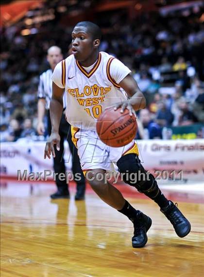 Thumbnail 1 in Bullard vs. Clovis West (CIF CS D1 Final) photogallery.