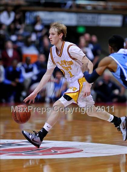 Thumbnail 1 in Bullard vs. Clovis West (CIF CS D1 Final) photogallery.
