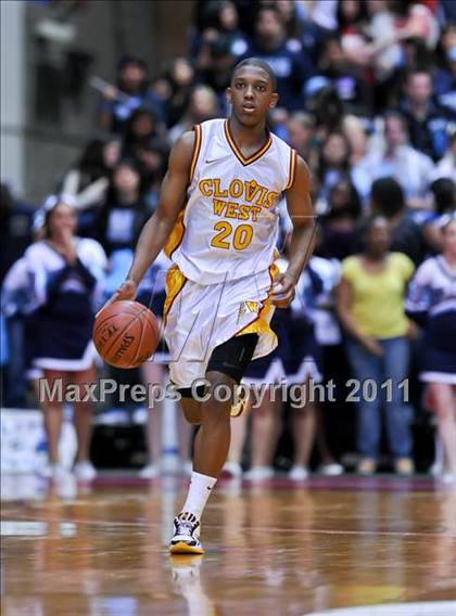 Thumbnail 1 in Bullard vs. Clovis West (CIF CS D1 Final) photogallery.