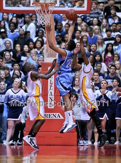 Thumbnail 3 in Bullard vs. Clovis West (CIF CS D1 Final) photogallery.