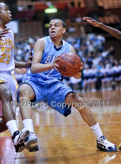 Thumbnail 1 in Bullard vs. Clovis West (CIF CS D1 Final) photogallery.