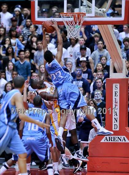 Thumbnail 3 in Bullard vs. Clovis West (CIF CS D1 Final) photogallery.