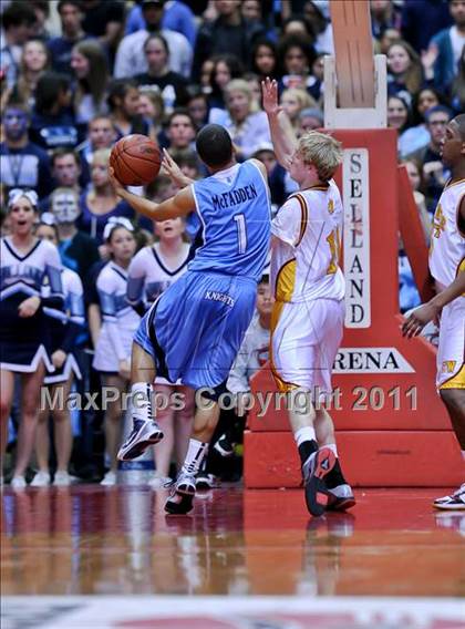 Thumbnail 3 in Bullard vs. Clovis West (CIF CS D1 Final) photogallery.