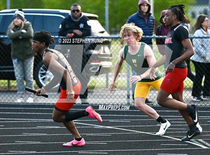 Thumbnail 1 in IHSA Class 3A Sectional Meet photogallery.