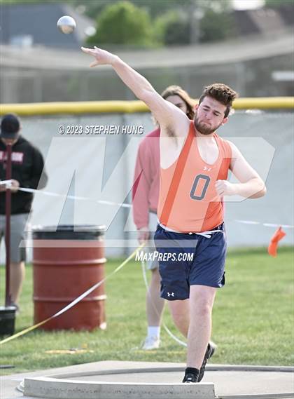 Thumbnail 3 in IHSA Class 3A Sectional Meet photogallery.