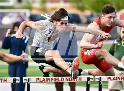 Thumbnail 1 in IHSA Class 3A Sectional Meet photogallery.