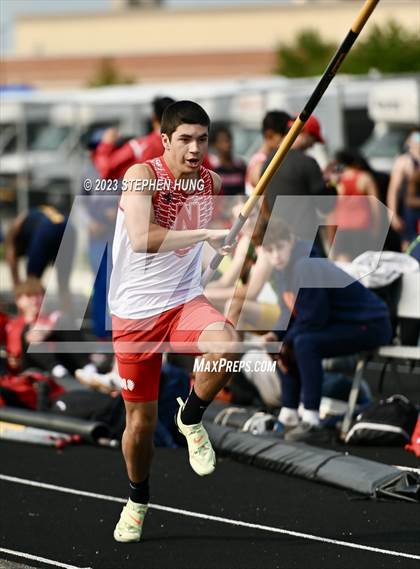Thumbnail 2 in IHSA Class 3A Sectional Meet photogallery.