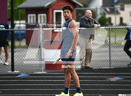 Thumbnail 2 in IHSA Class 3A Sectional Meet photogallery.