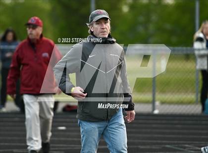 Thumbnail 3 in IHSA Class 3A Sectional Meet photogallery.
