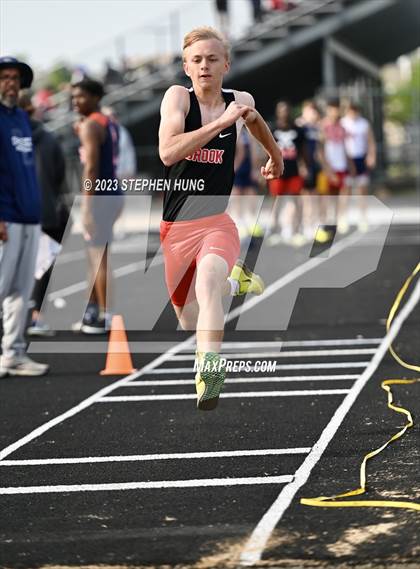 Thumbnail 3 in IHSA Class 3A Sectional Meet photogallery.