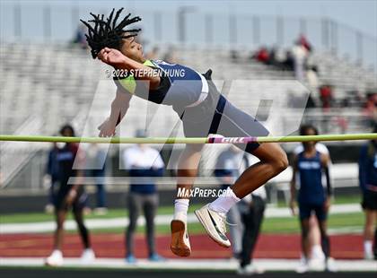 Thumbnail 3 in IHSA Class 3A Sectional Meet photogallery.