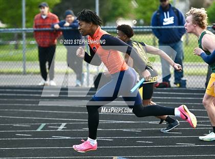 Thumbnail 1 in IHSA Class 3A Sectional Meet photogallery.