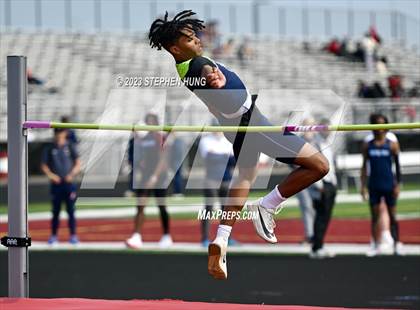 Thumbnail 2 in IHSA Class 3A Sectional Meet photogallery.