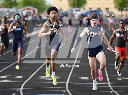 Thumbnail 1 in IHSA Class 3A Sectional Meet photogallery.
