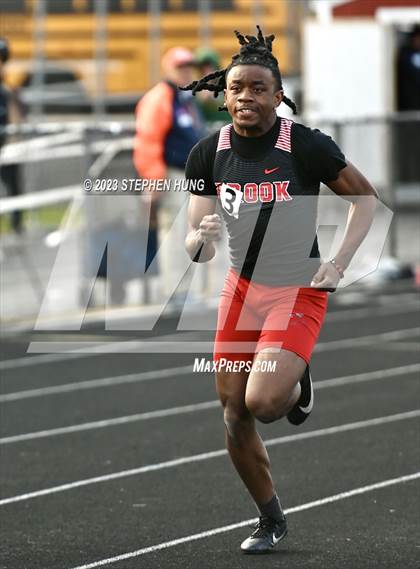Thumbnail 3 in IHSA Class 3A Sectional Meet photogallery.