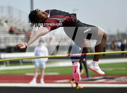 Thumbnail 3 in IHSA Class 3A Sectional Meet photogallery.